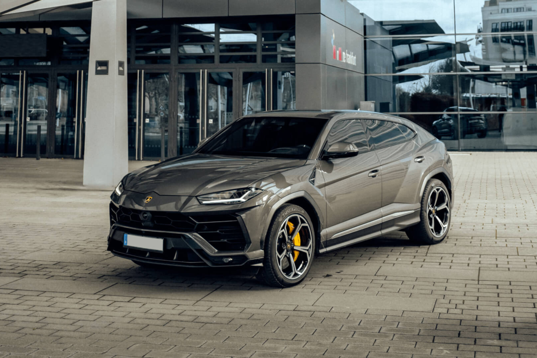 Lamborghini Urus Mieten 144
